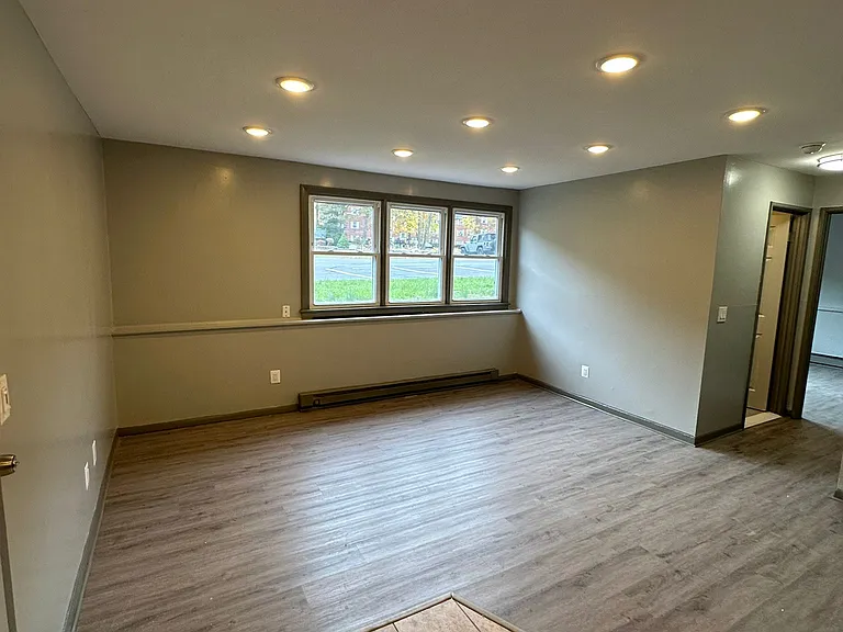 44 Briarwood Ln — Photo 3