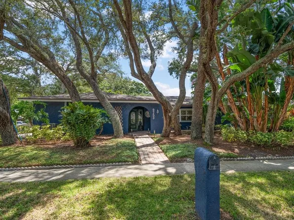 9753 136th St, Seminole, FL 33776