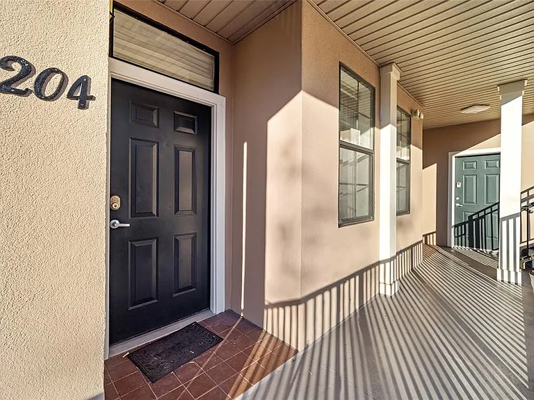 20 SW 6th St #204 — Photo 5