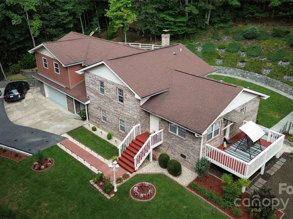 651 Mountain Rd, Hendersonville, NC 28791