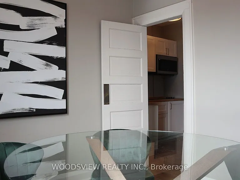 64 Simcoe St N #2 — Photo 6