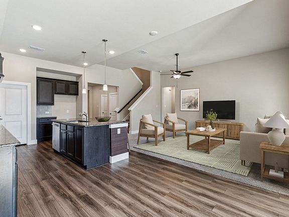 4th image of 5408 Fairdale Dr