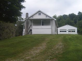 963 Green Valley Rd, Aleppo, PA 15310