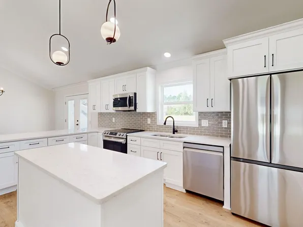 8424 Hogan Dr SE, Huntsville, AL 35802