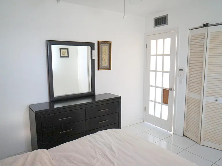 401 Southampton Dr #A-401 — Photo 16
