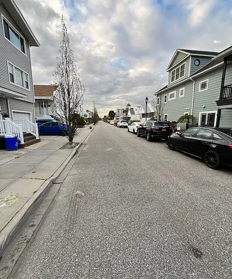Harding Ave — Photo 17