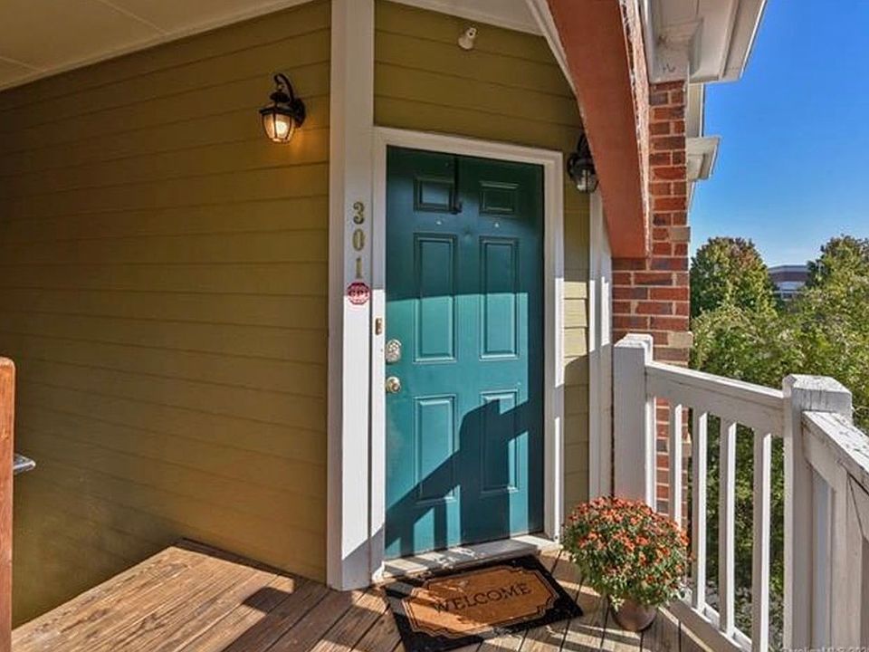 1st image of 226 Torrence St #301