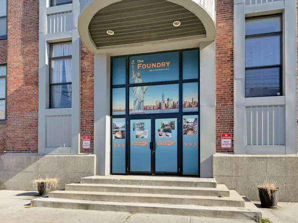 300 Communipaw Avenue image 23 of 34