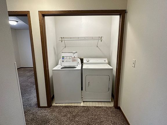 3rd image of 204 Jewel Dr Unit 3