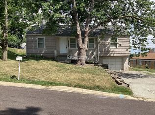 102 W McClure Ave, Bartonville, IL