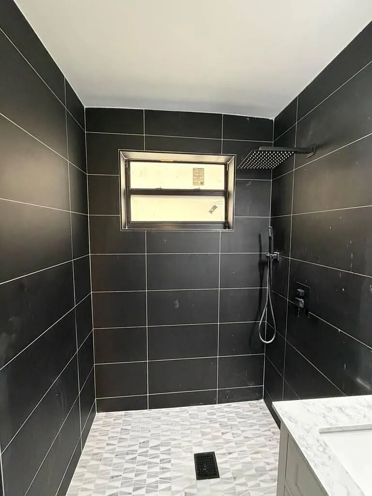 1 bed, 1.0 bath, 5745500 sqft, $1,995 — Photo 3