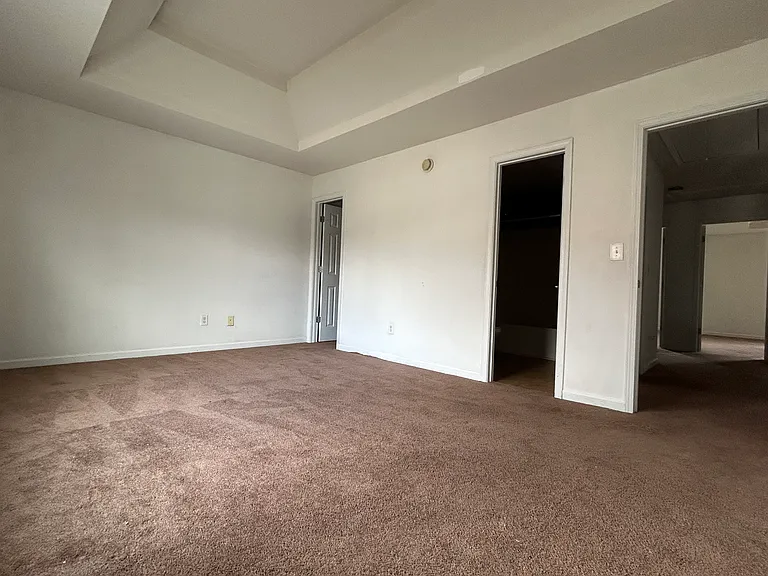 1040 Baltic Way — Photo 28