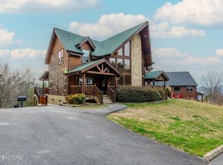 3329 Grouse Ridge Ln, Sevierville, TN 37862