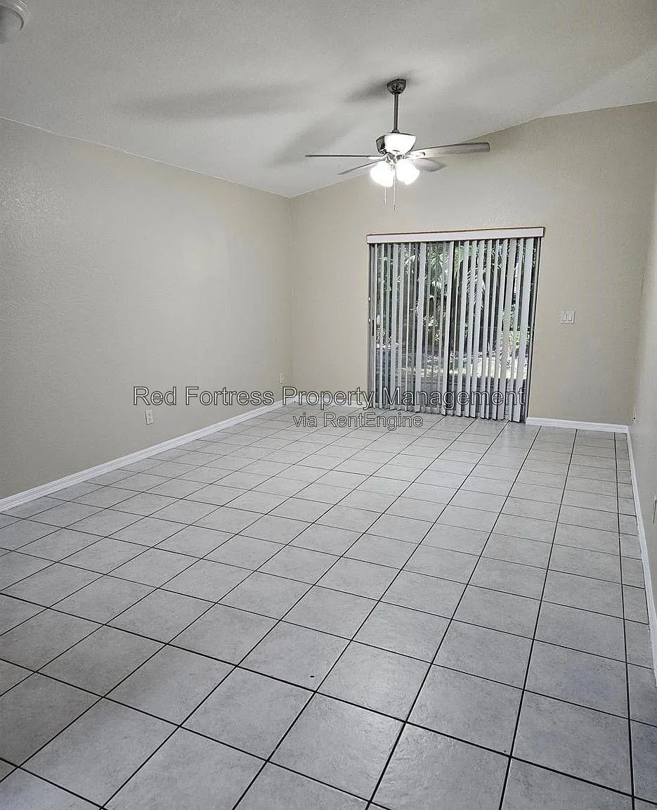 2 bed, 2.0 bath, 900 sqft, $1,350 — Photo 4