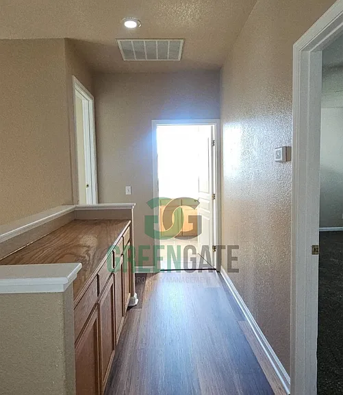 571 Zurich Dr — Photo 54