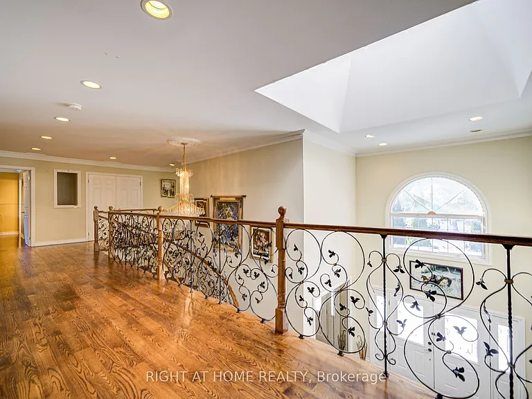 49 Arjay Cres — Photo 34