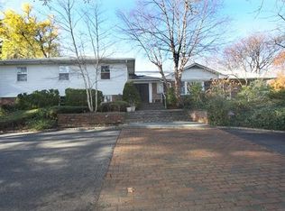 21 Sinclair Dr, Kings Point, NY 11024