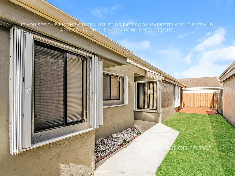 1970 NW 38th Ter — Photo 15