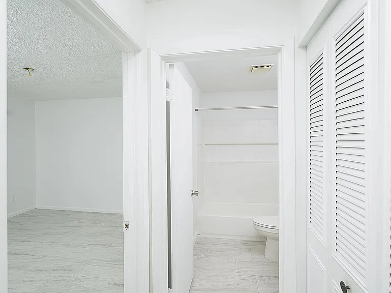 494 Romano St — Photo 36