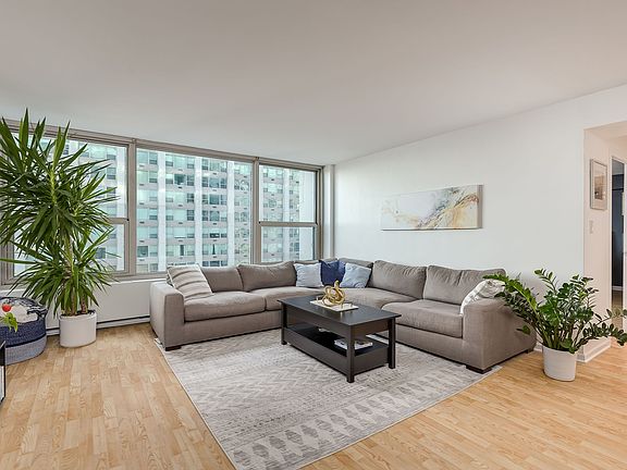 3rd image of 3600 N Lakeshore Dr #1619