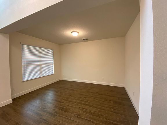 3rd image of 1750 Fullers Oak Loop