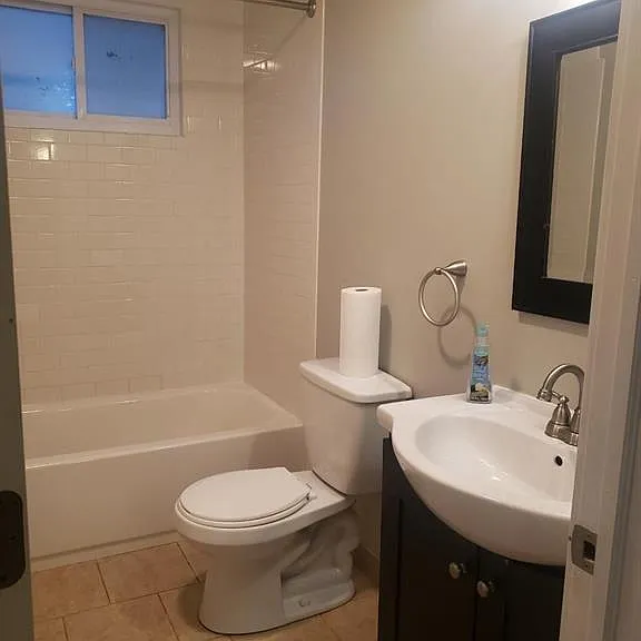617 E 3rd St #1 — Photo 14