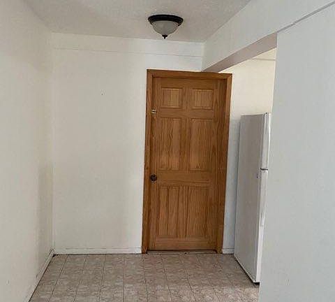 2nd image of 8 Roosevelt Ave