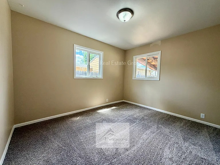 1132 Norwood Ave — Photo 8