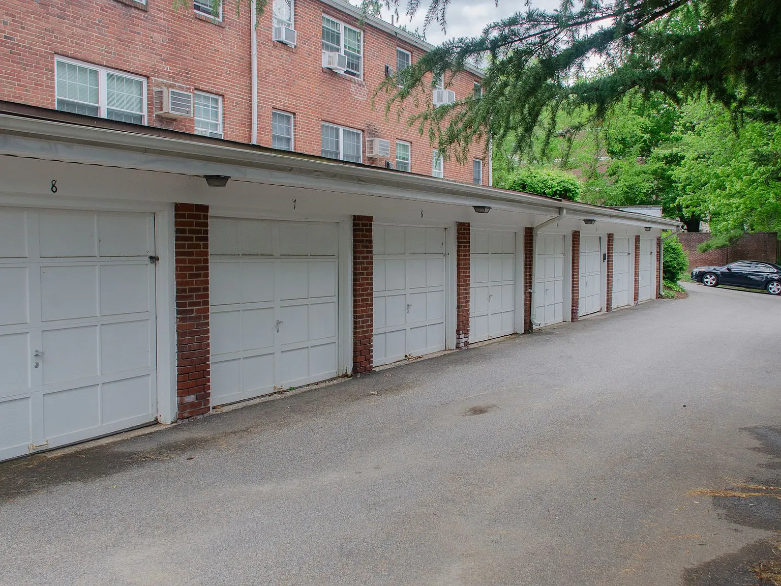 Suburban Square Apartments — Photo 2