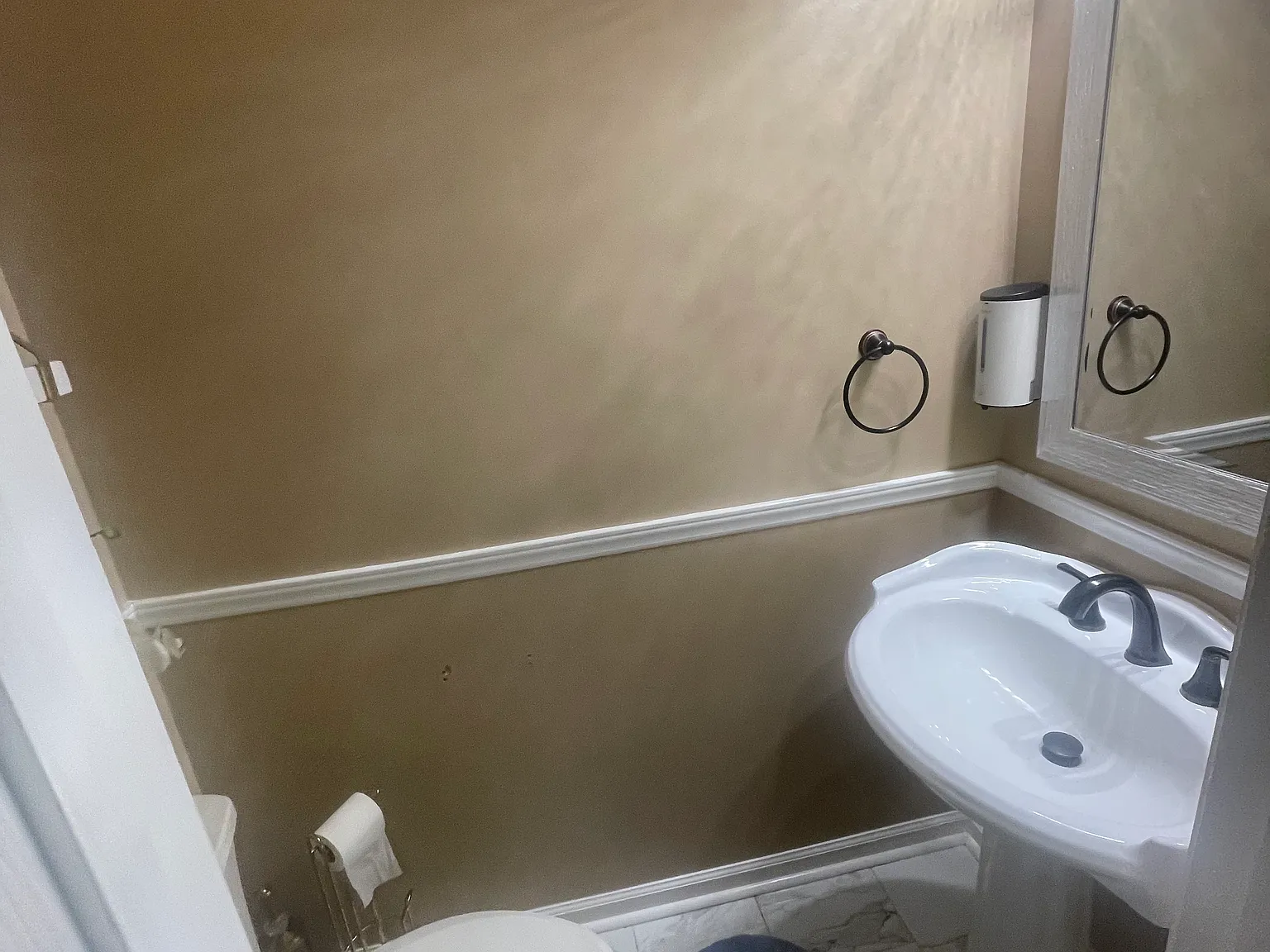 3 bed, 2.5 bath, 1600 sqft, $2,900 — Photo 4