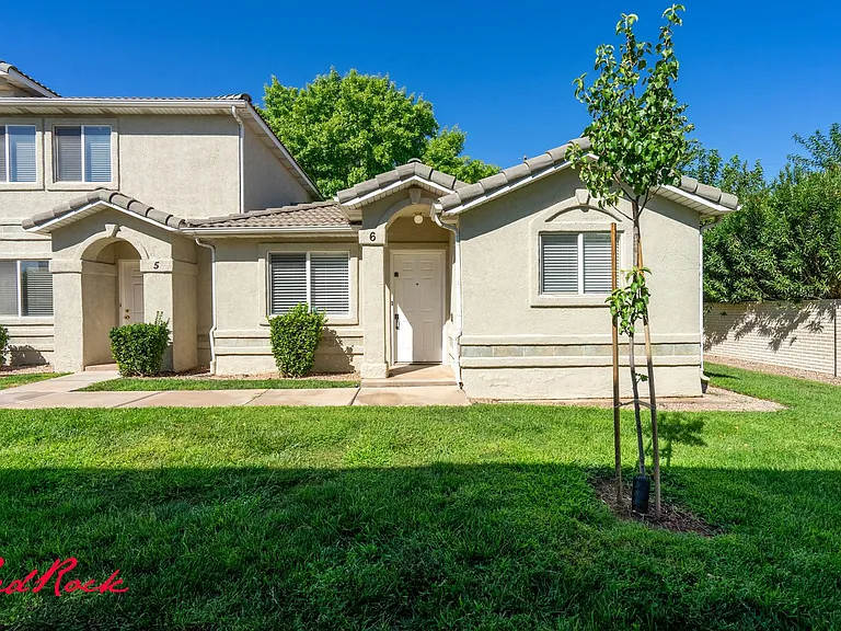 441 E Sunland Dr #6 — Photo 2