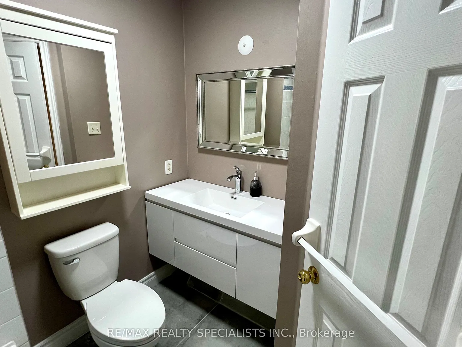 5 bed, $3,000 — Photo 3
