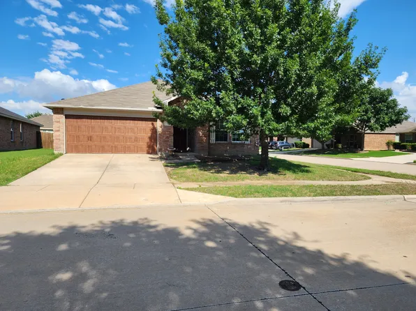700 Swan Dr #1, Aubrey, TX 76227