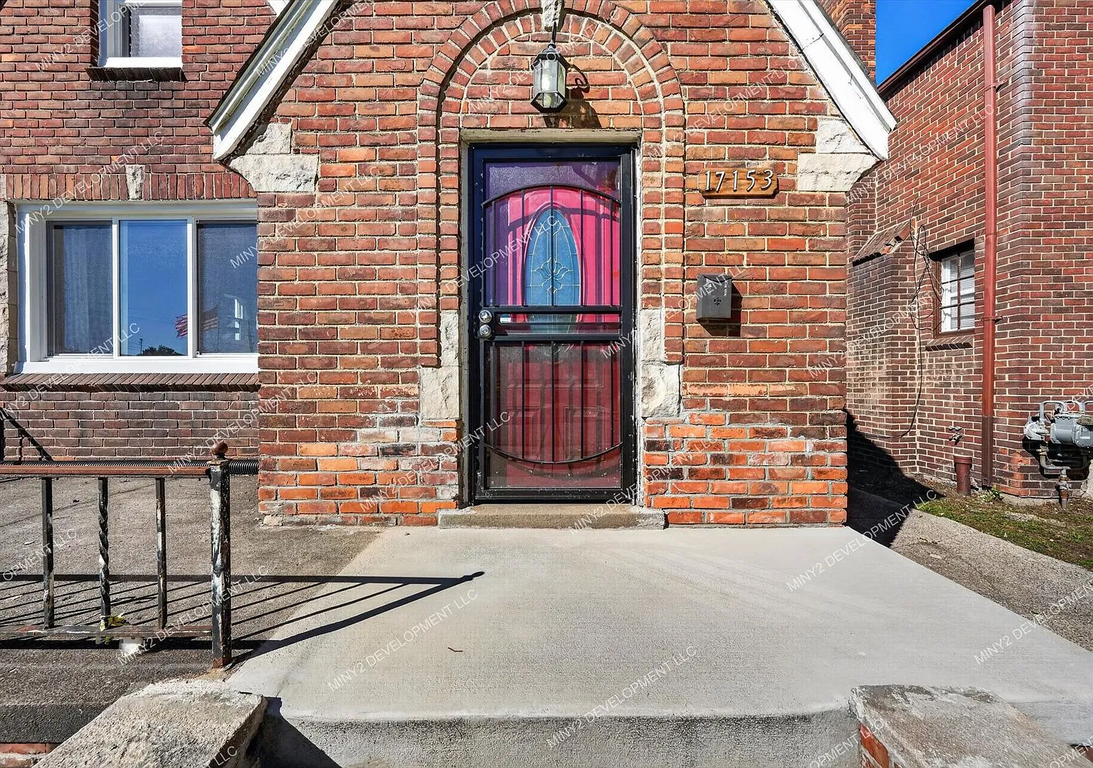 Beautiful 3-Bedroom, 1.5-Bath Brick Bungalow in Detroit — Photo 3