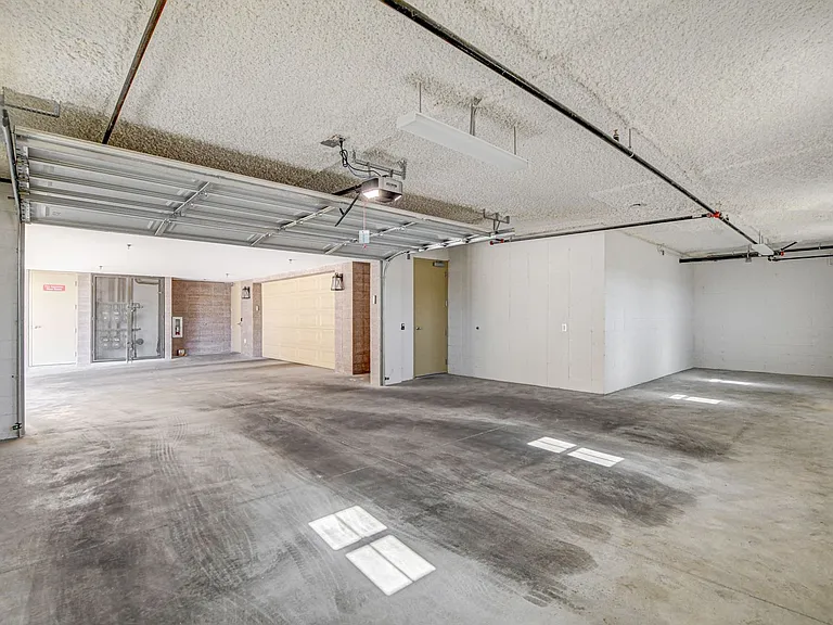 9133 Las Manaitas Ave #302 — Photo 41