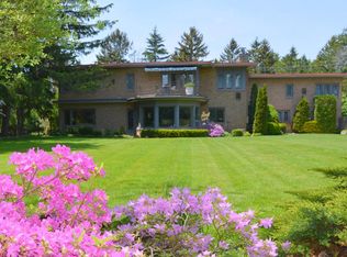 9570 N Lake Dr, Bayside, WI 53217