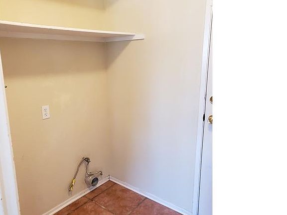 3rd image of 6658 Lindbergh Ave