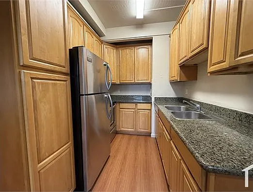 1047 Rich Ave #12 — Photo 2