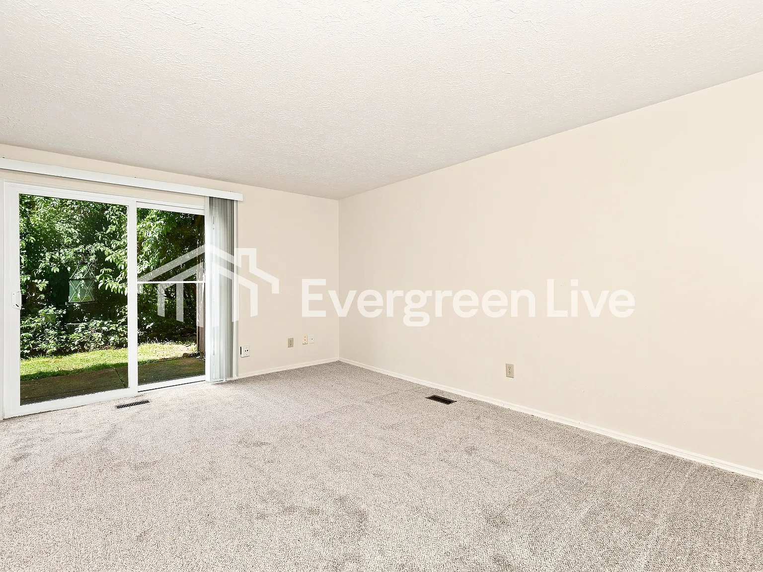 3 bed, 1.5 bath, 1555 sqft, $1,145 — Photo 4