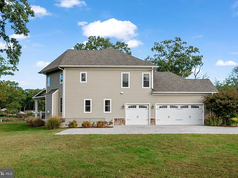 1576 Bay Head Rd — Photo 47