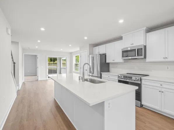 3056 Sugarland Dr, Fredericksburg, VA 22406