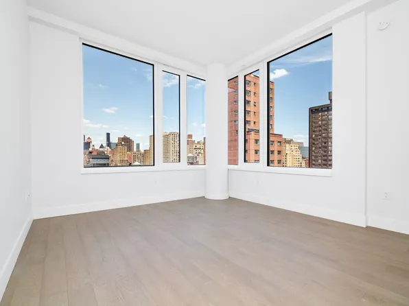 200 East 23rd Street 18C image 2 of 9