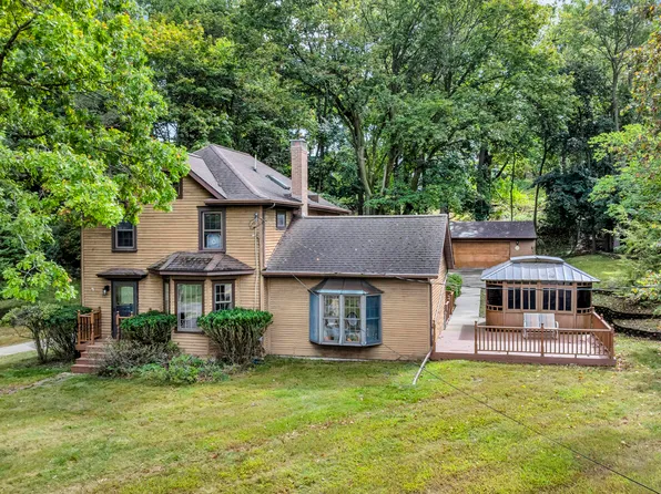 1903 Kibby Rd, Jackson, MI 49203
