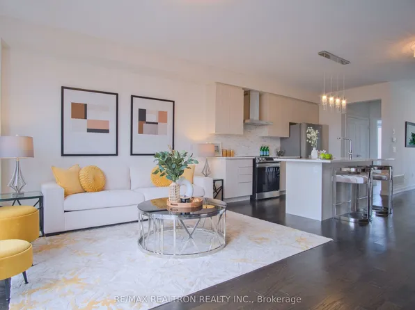 7 Glenngarry Cres, Vaughan, ON L6A 4Z4