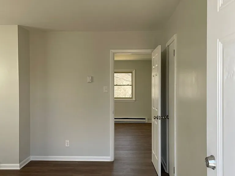 Chestnut Street Apartments — Photo 10