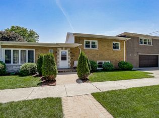 10400 Laramie Ave, Oak Lawn, IL