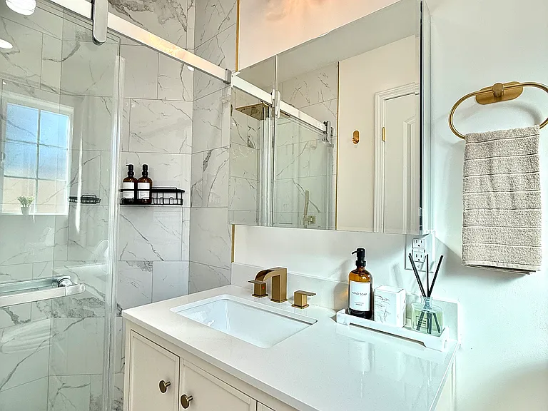 3229 S Sherbourne Dr — Photo 63