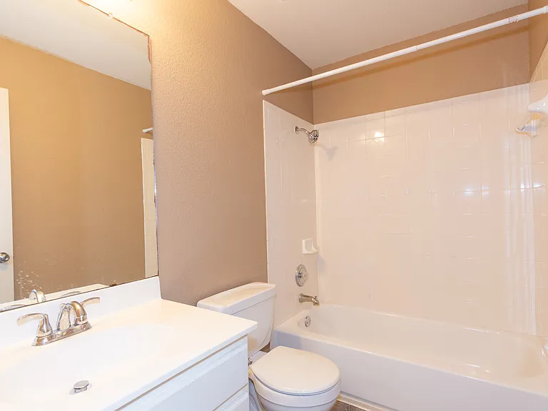 913 Coronation Way — Photo 32
