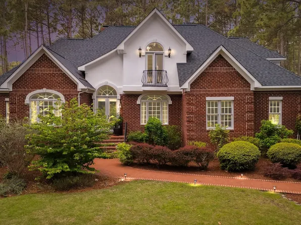 5 Wake Forest Court, Southern Pines, NC 28387