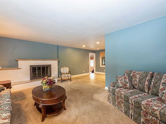 5th image of 1 Birchwood Dr